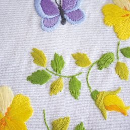 vervaco-embroidery-kit-table-runner-spring-flowers-embroidery-kit-table-runner-spring-flowers-pn-0163025.jpg